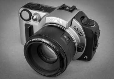 Canon EOS IX